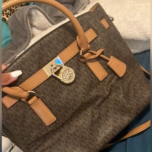 Micheal kors purse